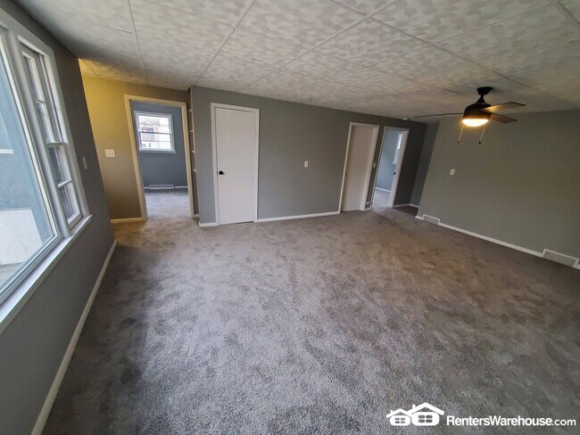 Foto del edificio - 111 Douglas Ave W