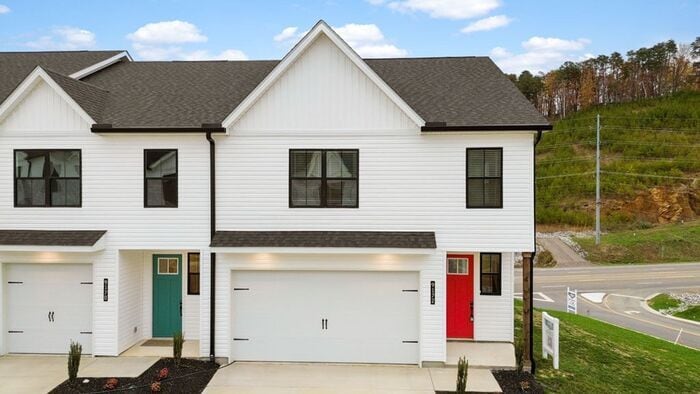 3-bedroom Townhome - 3-bedroom Townhome
