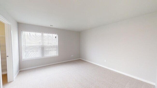 Foto del edificio - 718 Cedar Bluffs Dr