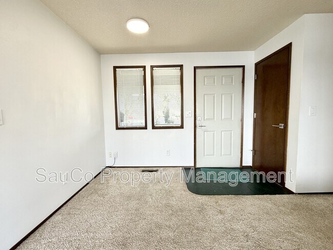 Foto del edificio - 344 S 2nd St