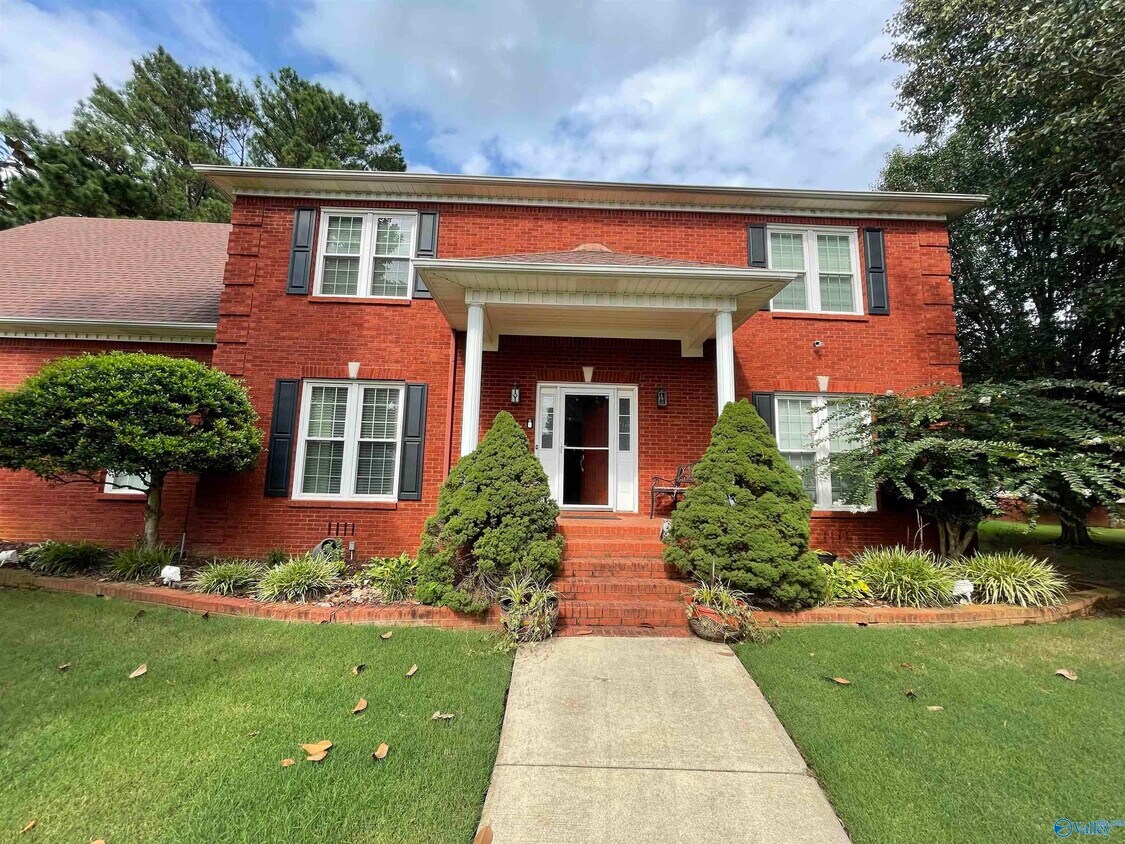 Foto principal - 100 Thomas Woods Ct