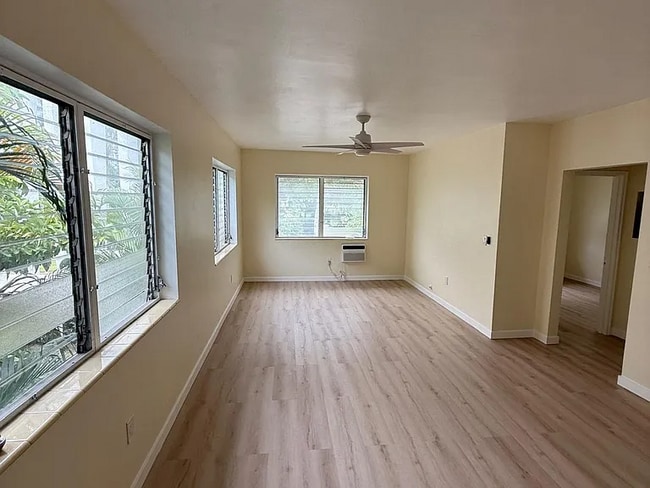 Building Photo - 4730 Pine Tree Dr