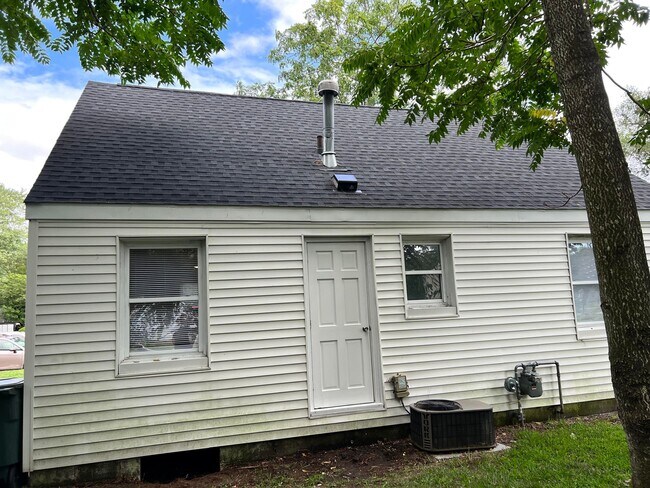 Building Photo - 1004 Margaret St