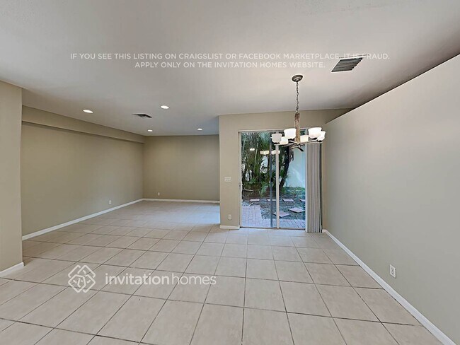Building Photo - 5821 NW 122nd Way