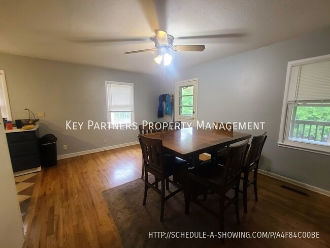 Building Photo - 6703 NW Evelyn - Beautiful Brick Ranch!