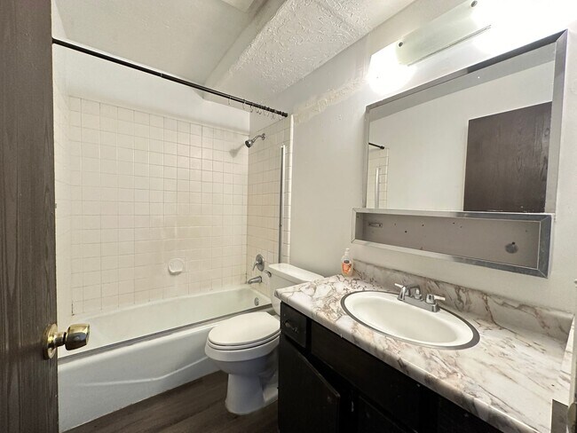 Building Photo - 4 Plex- Foxbridge Dr