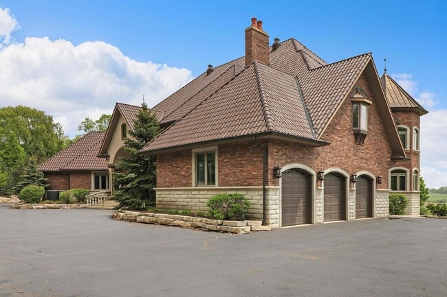 Building Photo - 900 Juliano Ct