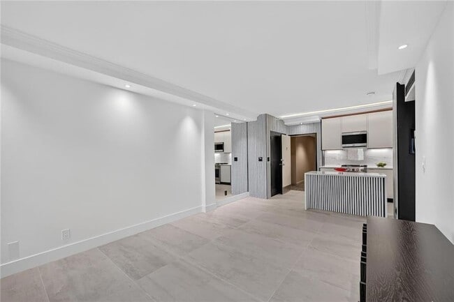 Building Photo - 2285 Peachtree Rd NE