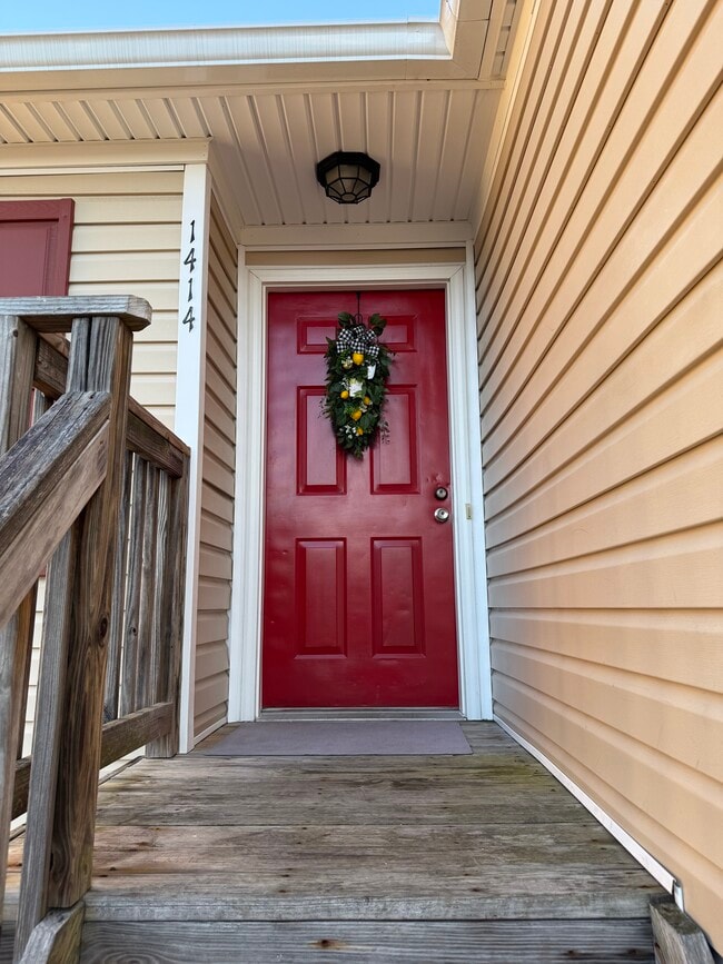 Building Photo - 1414 Deerpond Ln