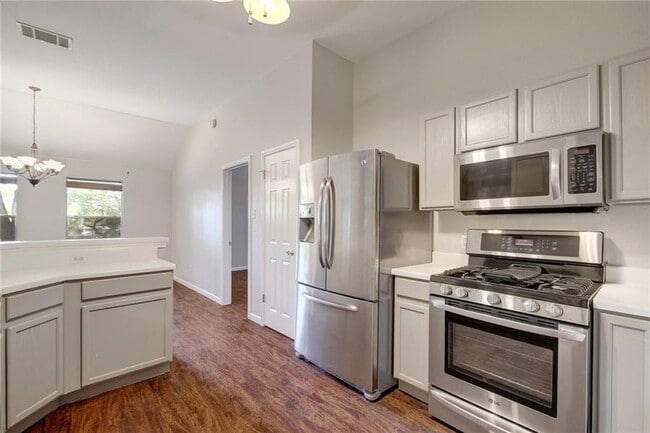 Building Photo - 7509 Spivey Dr