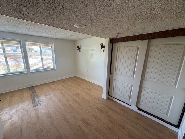 Foto del edificio - 460 W 600 N