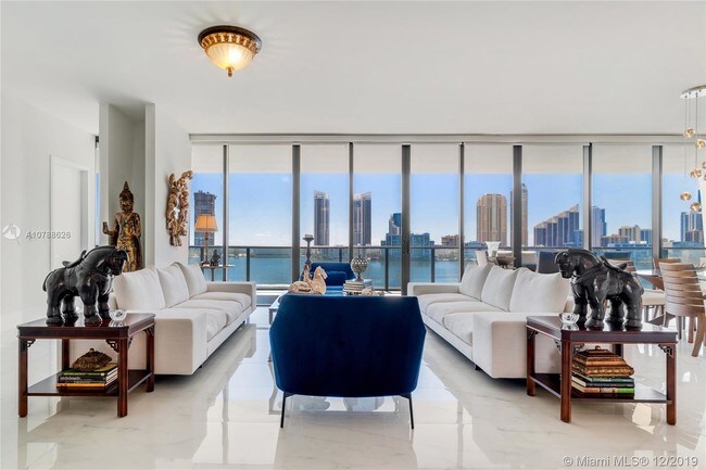 Foto del edificio - 5000 Island Estates Dr