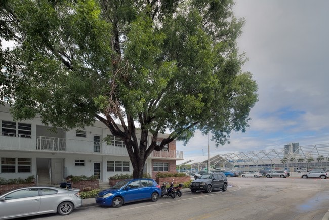 Bulk sale units in building across Miami Beach Convention Center - 1800 Meridian Ave