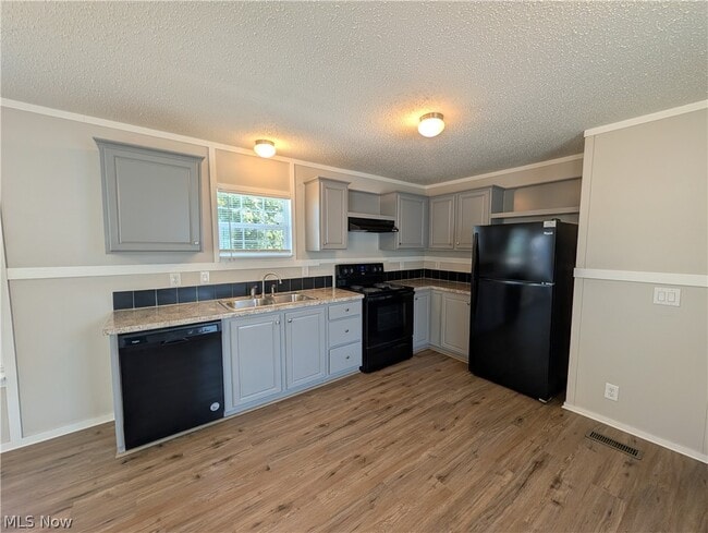 Building Photo - 215 Cedar Brook Dr