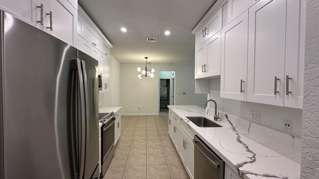 Building Photo - 3549 Forest Hill Blvd