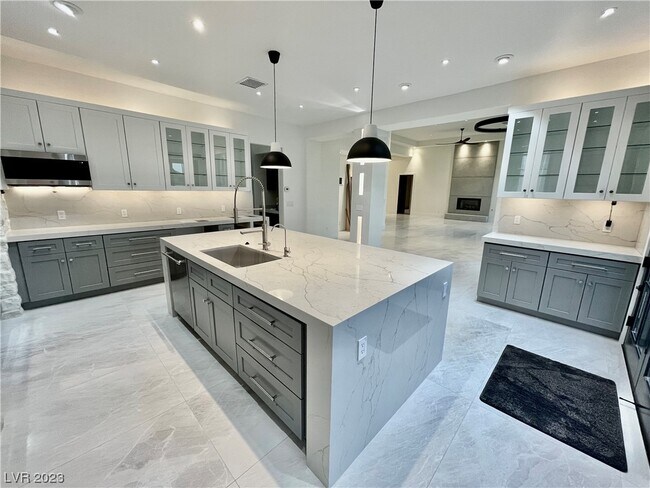 Building Photo - 2577 Red Arrow Dr