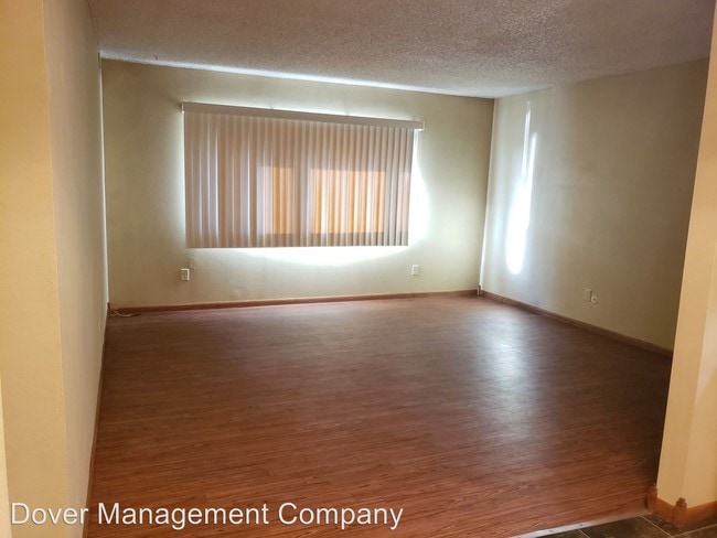 Foto del edificio - 607 W Cedar Ave