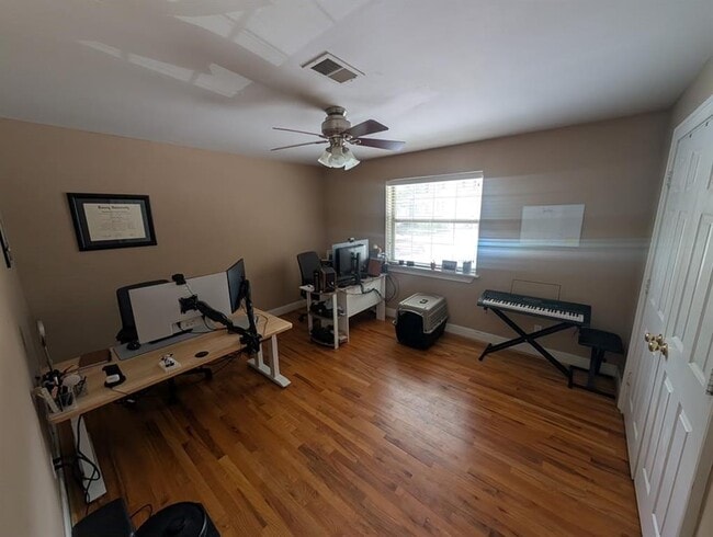 Foto del edificio - 1643 Briarcliff Rd NE
