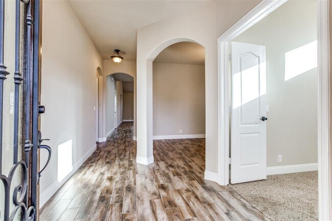 Building Photo - 4909 Ambergate Ln