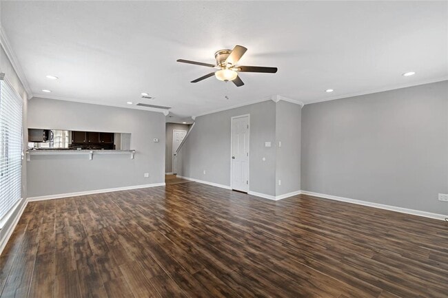 Building Photo - 542 Birdsong Dr