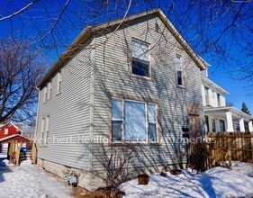 Building Photo - 729 Virginia St