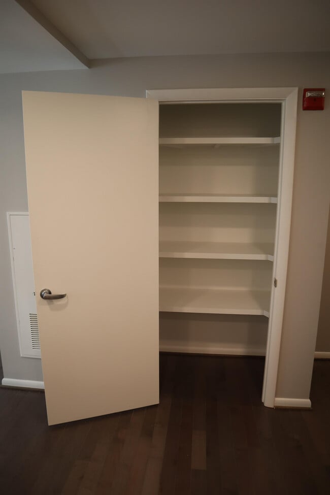 Building Photo - 350 G St SW