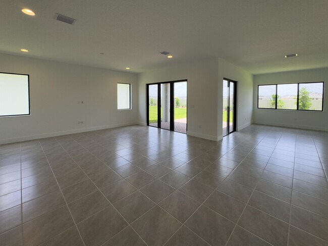 Building Photo - 5286 Nevola Ave