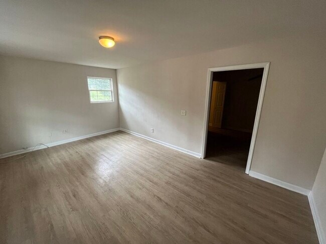 Foto del edificio - 6950 Sawnee Terrace