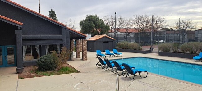 Building Photo - 1455 E Katie Ave