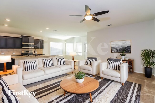 Building Photo - 525 Foxhunter St