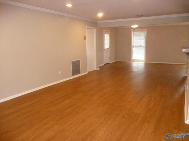 Foto del edificio - 6303 Marsh Ave NW