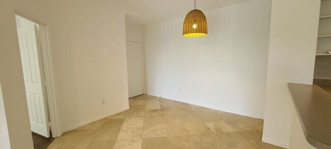 Building Photo - Spacious 2-Bed, 2-Bath Condo with Water Vi...