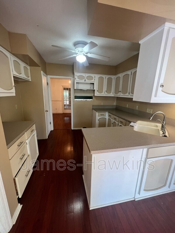 Foto del edificio - 517 Wakefield Ct