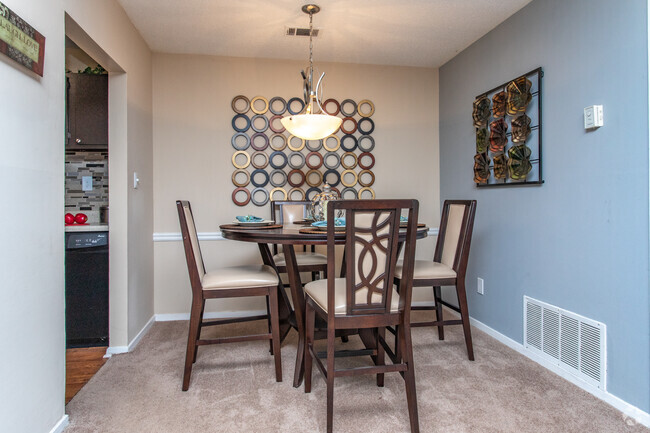 2BR, 2BA - 1023SF - Woodland Trace Apartments