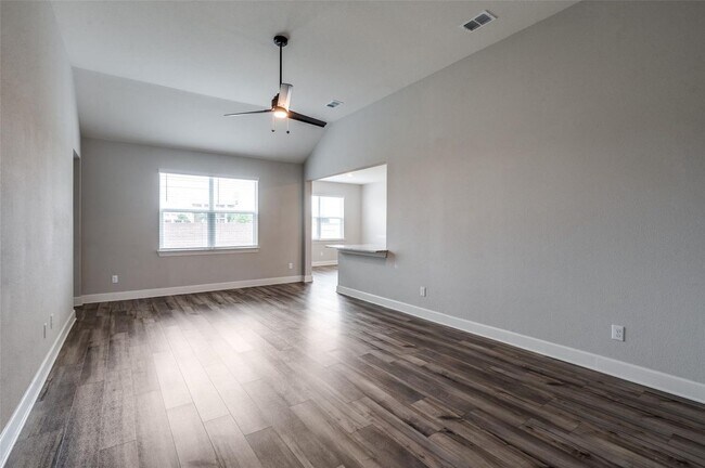 Foto del edificio - 925 Emerson Dr
