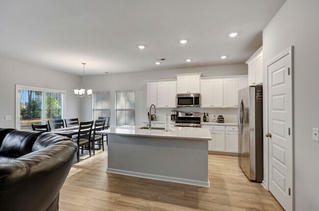 Foto del edificio - Furnished Rental in Moncks Corner
