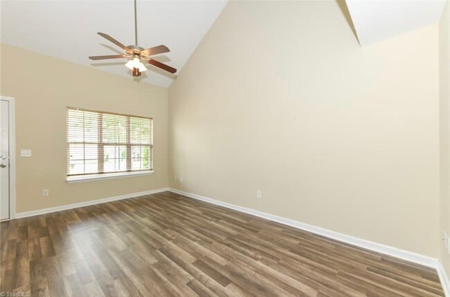 Building Photo - 636 Grasswren Way