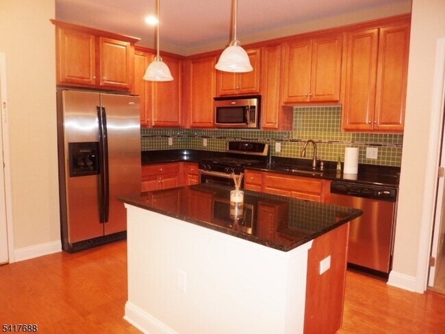 Foto del edificio - 2214 Ramapo Ct