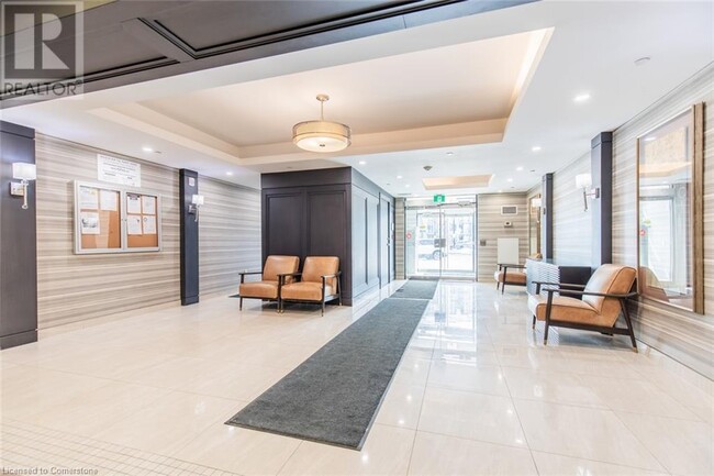Building Photo - 125 Shoreview Pl