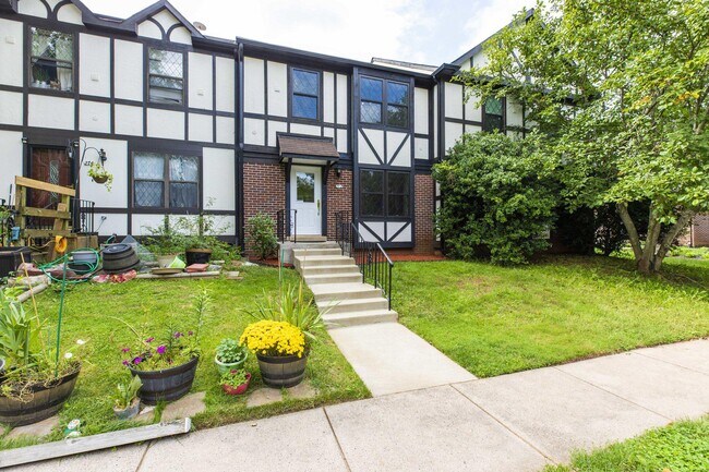 Foto del edificio - 272 Chelmsford Ct