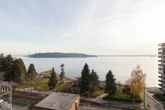 Building Photo - Hollyburn Plaza