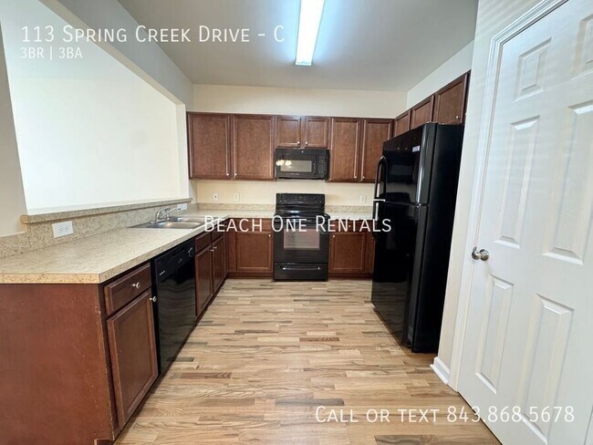 Foto del edificio - 113 Spring Creek Dr