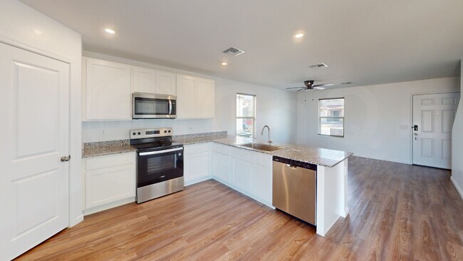 Building Photo - 17128 S Vuelta Las Hebras