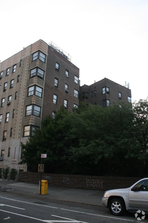 Building Photo - 1750 Grand Concourse