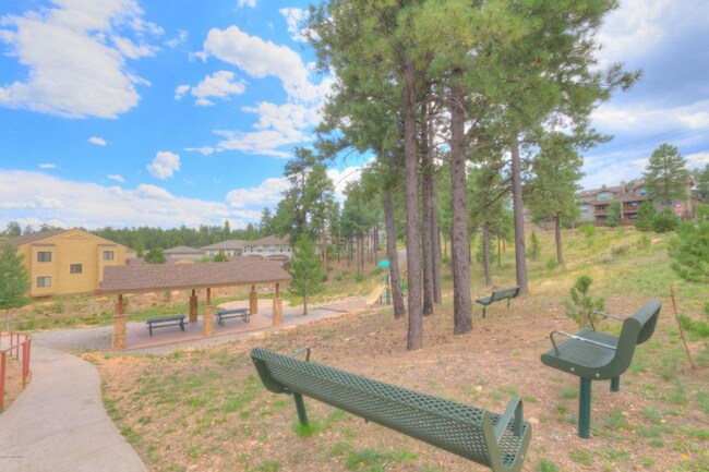 Foto del edificio - 1315 E Hatcher Dr