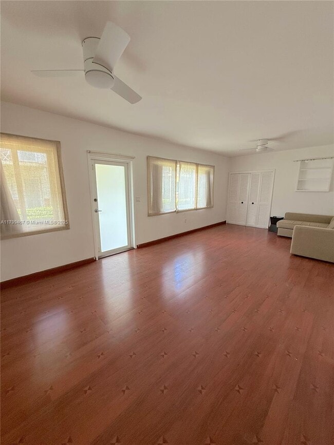 Building Photo - 1110 Venetian Way