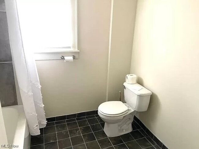 Building Photo - 903 Clay St