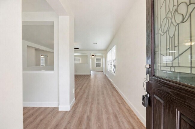 Foto del edificio - 18110 Jills Way Ln
