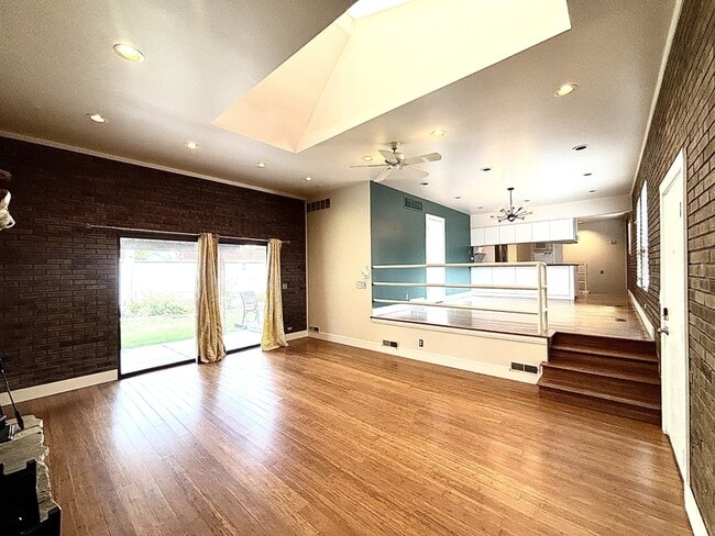 Foto del edificio - 1189 E Ridgedale Ln