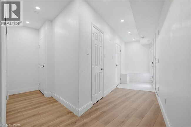Photo du bâtiment - 1498 Paddington Ct